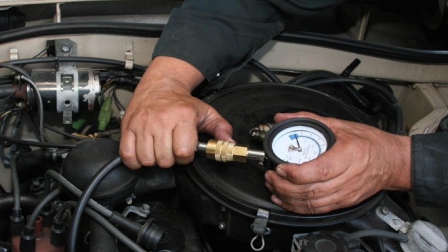 Замер компрессии двигателя Замер компрессии двигателя