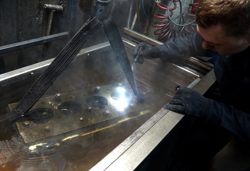 Проверка на микротрещины ГБЦ (опрессовка) Проверка на микротрещины ГБЦ (опрессовка)